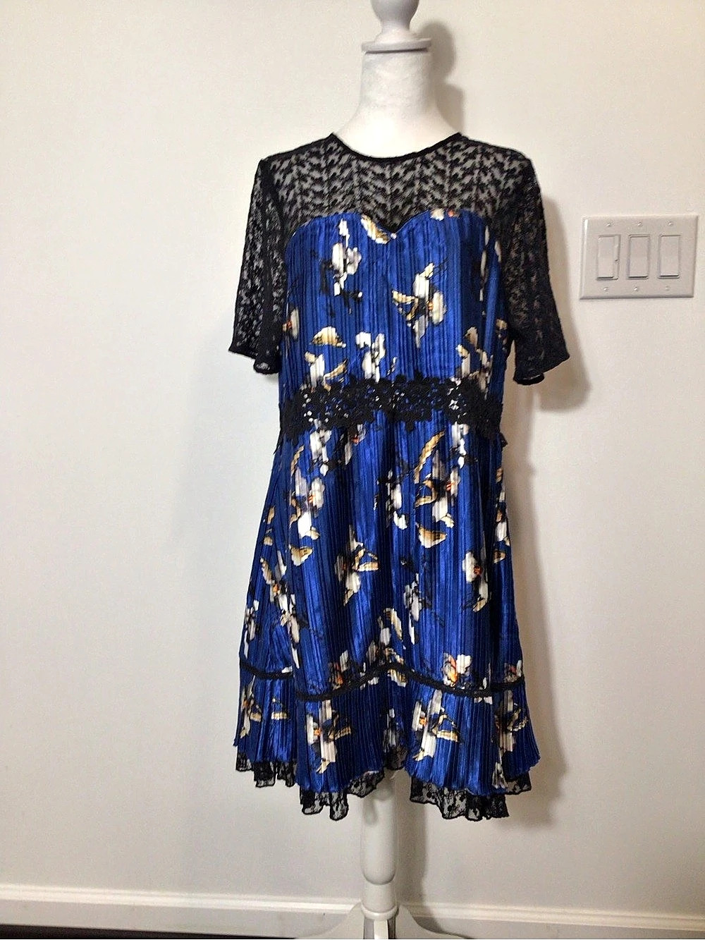Floral Pleated Mini Dress Blue & Black NWOT